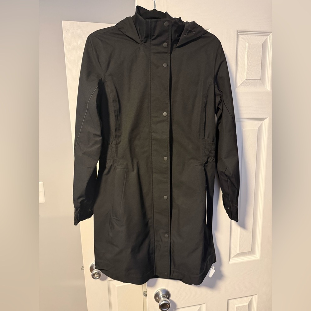 Athleta Rainout Sutro Long Trench